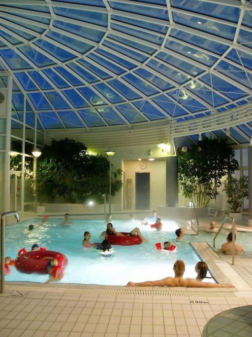 Spacious & Luxurious Family W Hot & Cold Tub & Sauna Reykjavík